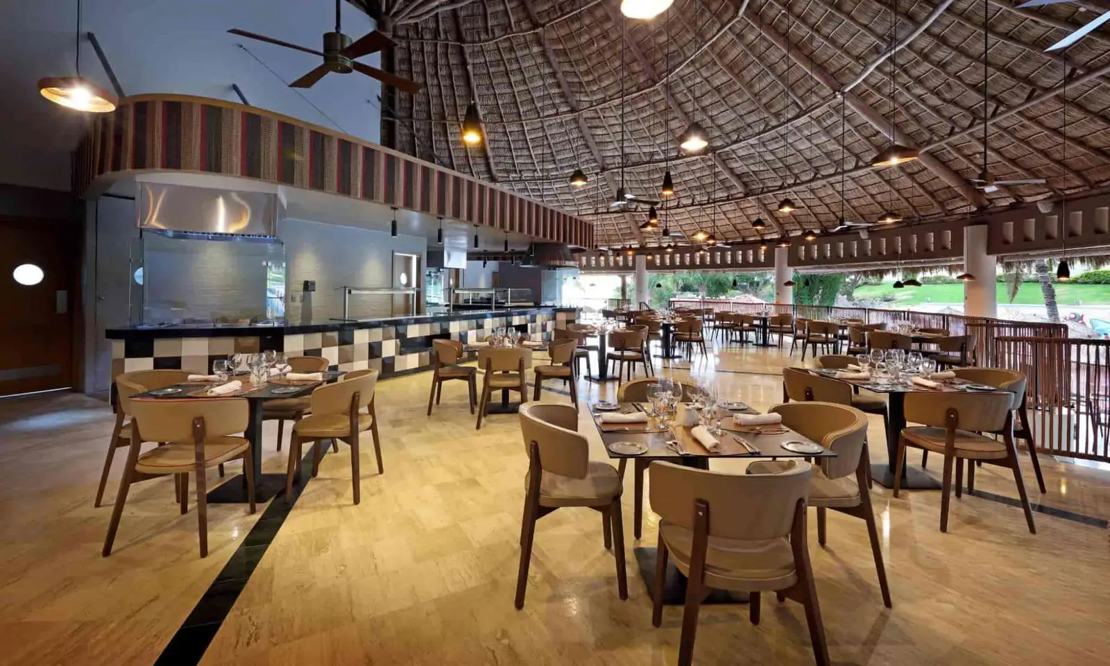 grand-palladium-vallarta-resort-spa-el-dorado-2