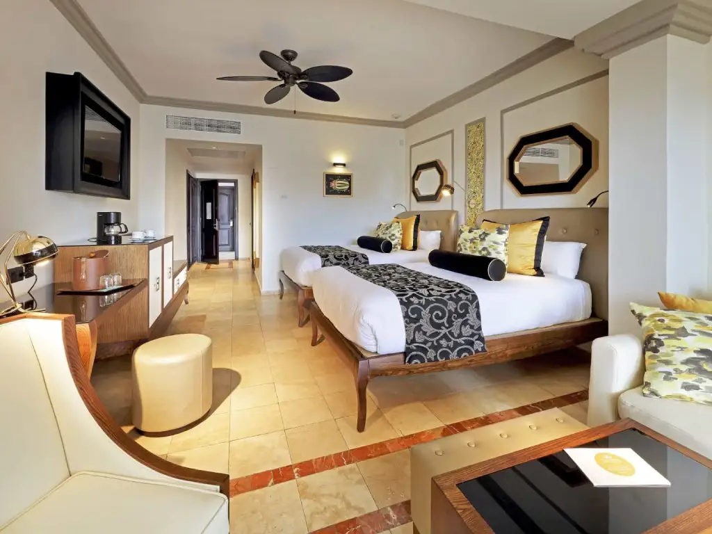 grand_palladium_lady_hamilton_junior-suite-ocean-view