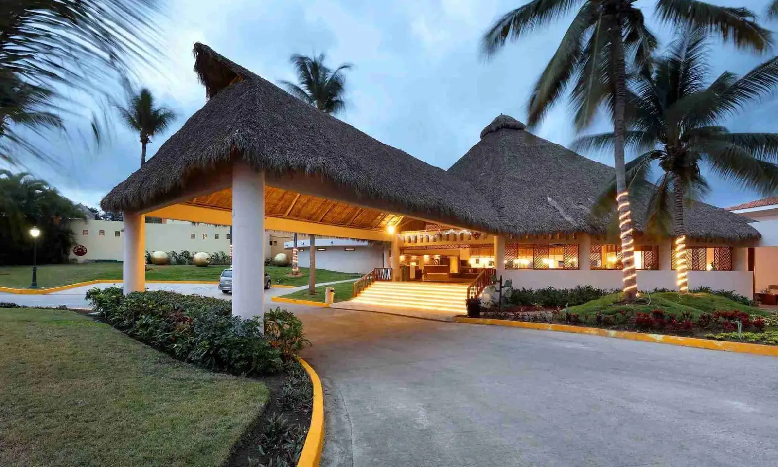 grand-palladium-vallarta-resort-spa