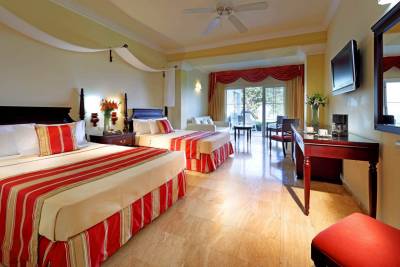 Rooms & Suites