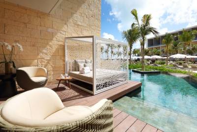 Rooms & suites