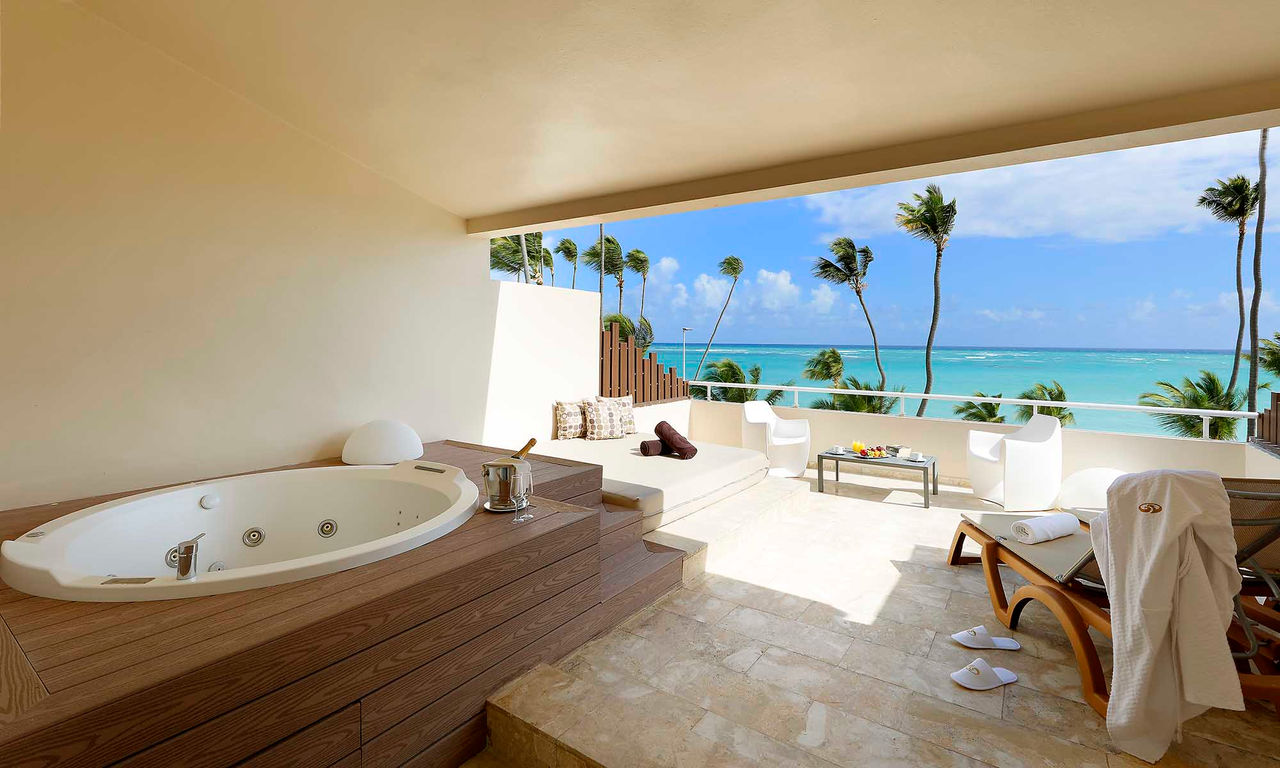 GP-BAVARO-SUITES-JUNIOR-SUITE-ROOFTOP-JACUZZI-TERRACE