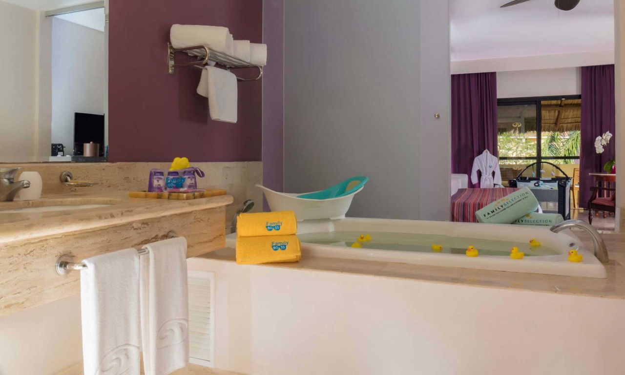grand-palladium-vallarta-resort-spa-family-selection-junior-suite